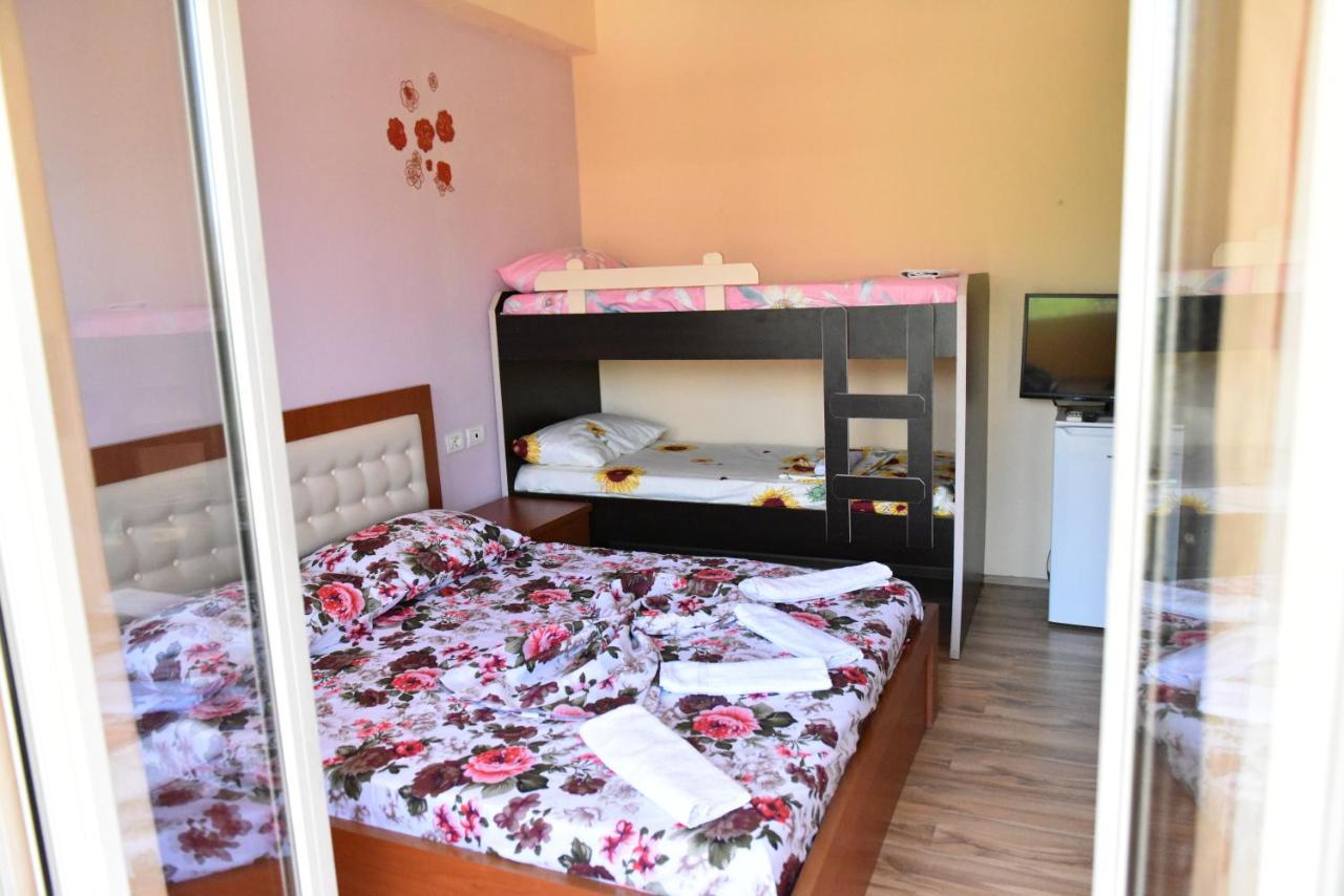 Hotel Kriti Max , Shengjin Shëngjin Екстериор снимка