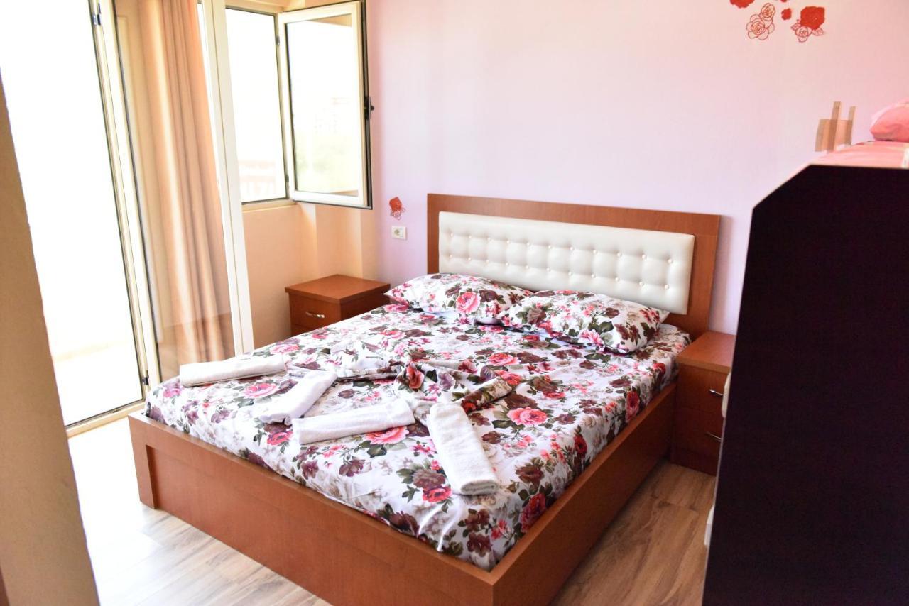 Hotel Kriti Max , Shengjin Shëngjin Екстериор снимка