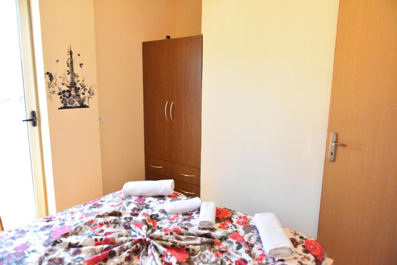 Hotel Kriti Max , Shengjin Shëngjin Екстериор снимка