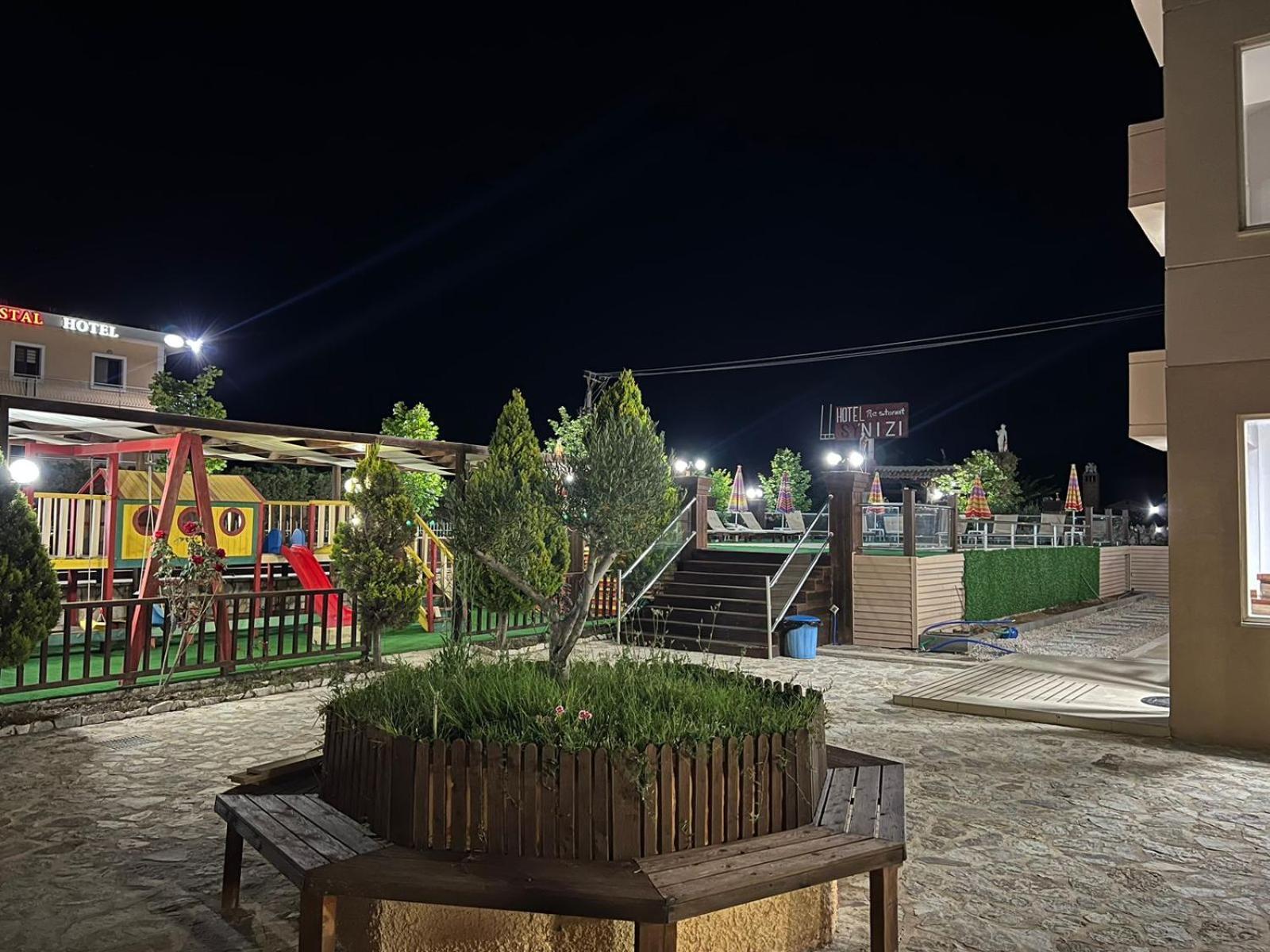 Hotel Kriti Max , Shengjin Shëngjin Екстериор снимка