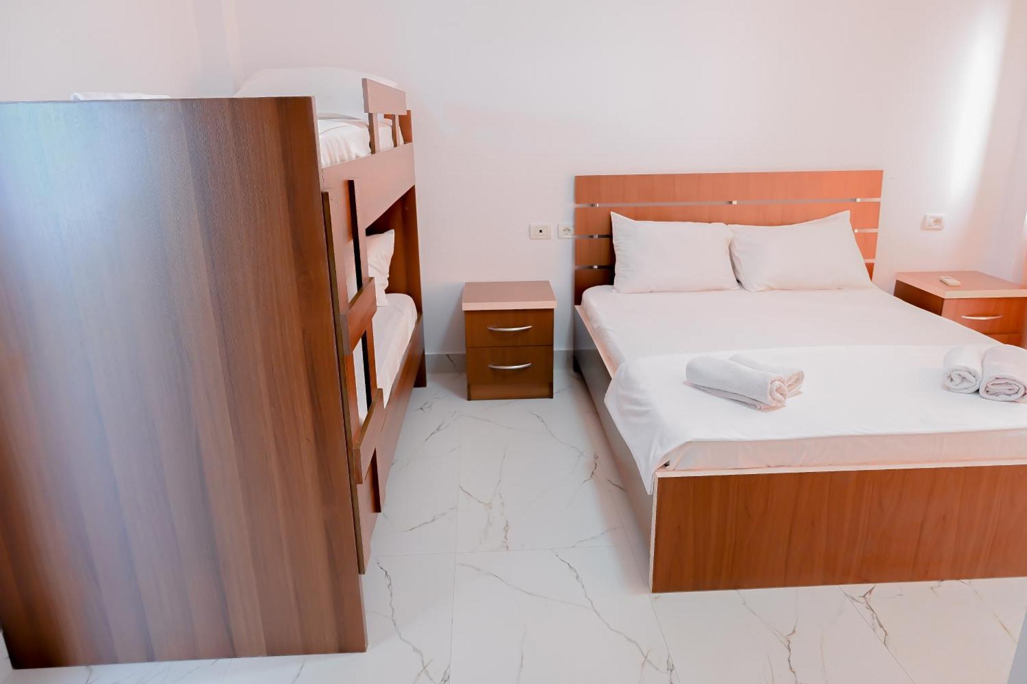 Hotel Kriti Max , Shengjin Shëngjin Екстериор снимка