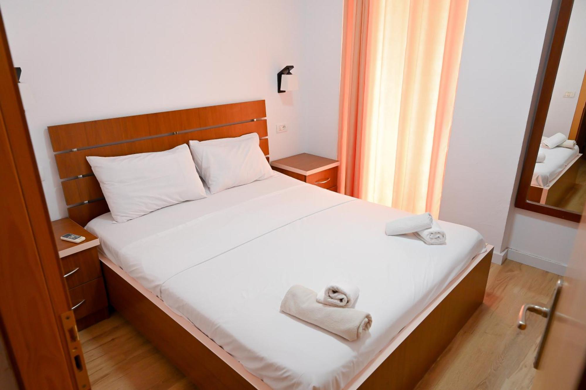 Hotel Kriti Max , Shengjin Shëngjin Екстериор снимка